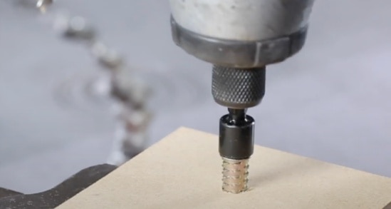 Insert threads online into wood